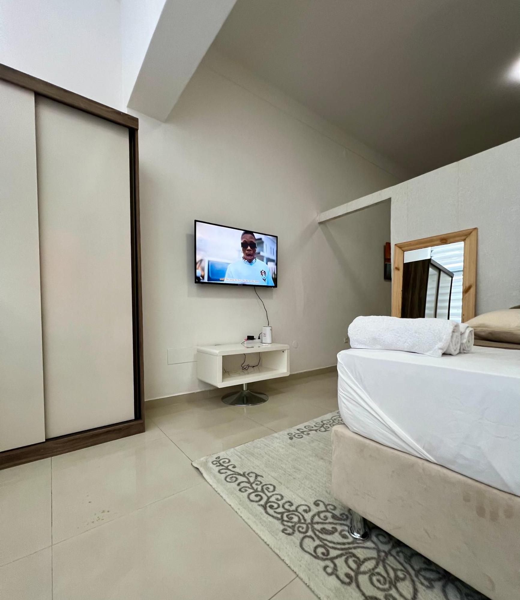 Blue Sea Studio 1 Minute Away From Luanda Bay Bagian luar foto